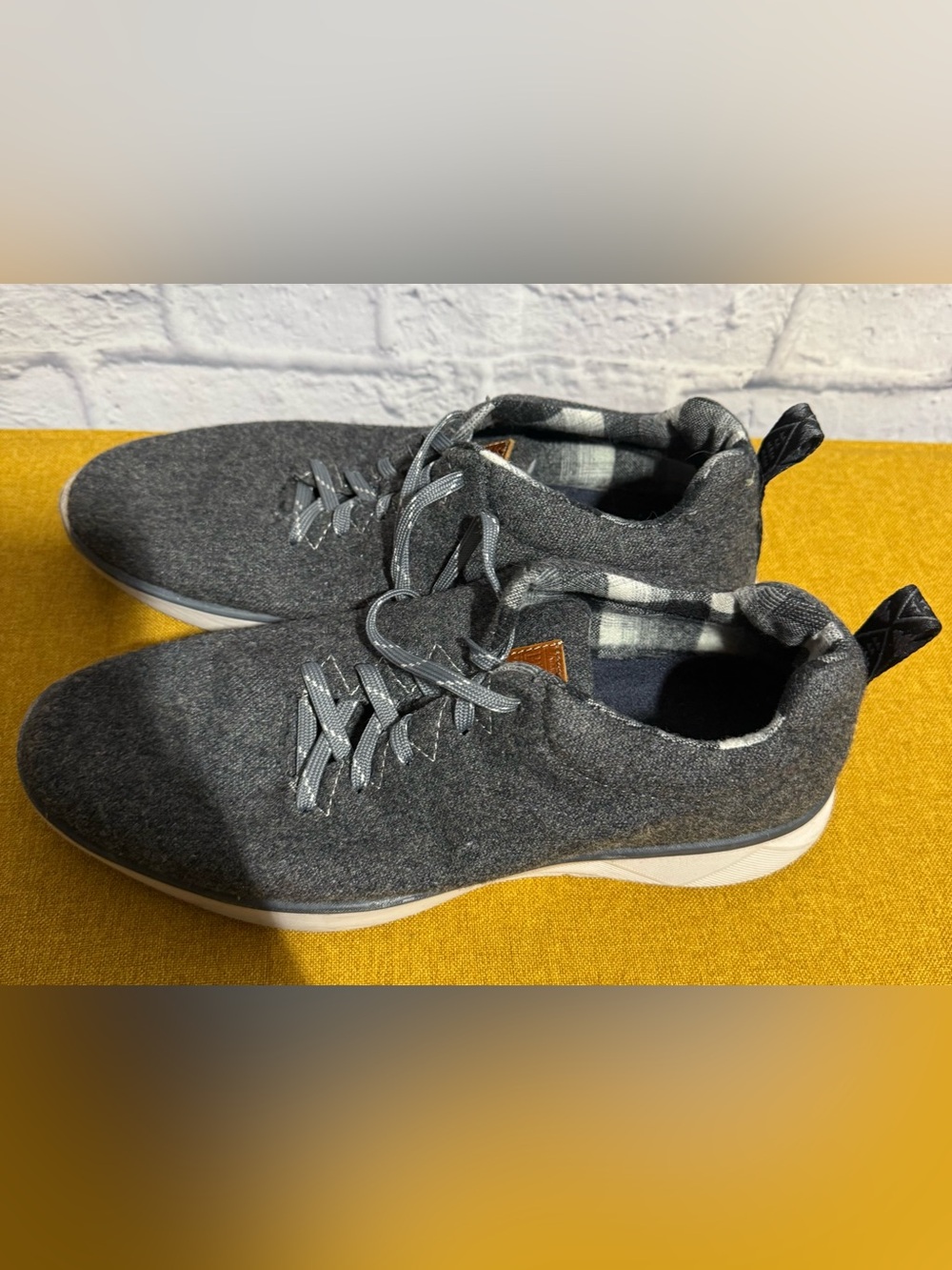 Men’s Pendleton Gray Wool Casual Sneakers, Size 9.5